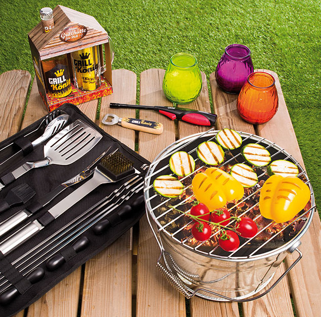Grillzubehör von LIBRO Grillzubehör auf einem Tisch