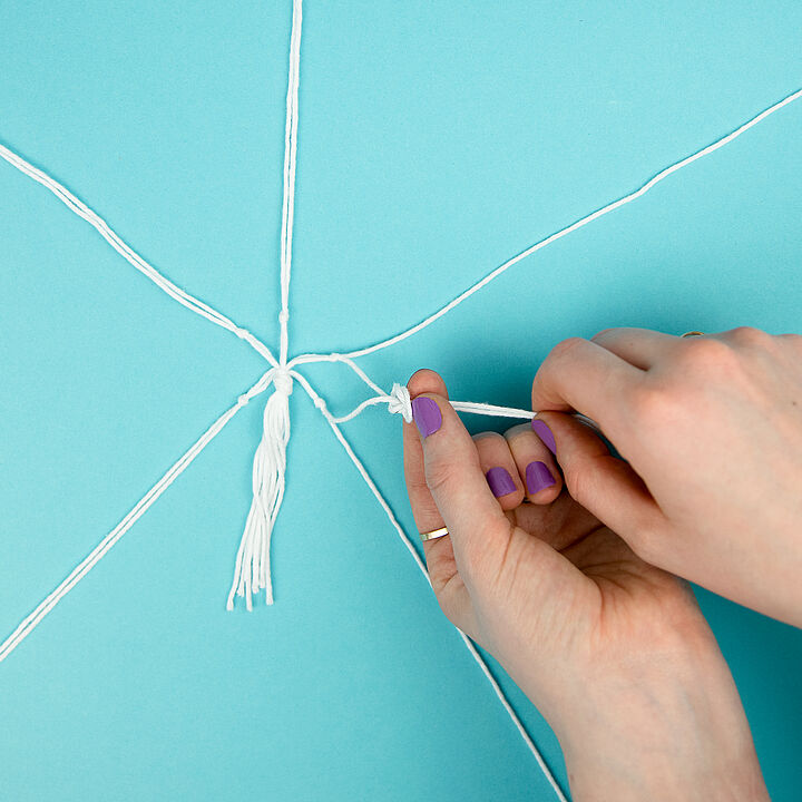 DIY: Osterei-Makramee Schritt 2 DIY: Osterei-Makramee Schritt 2